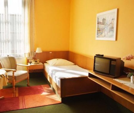 Allee-Hotel Garni Bad Kissingen Room photo